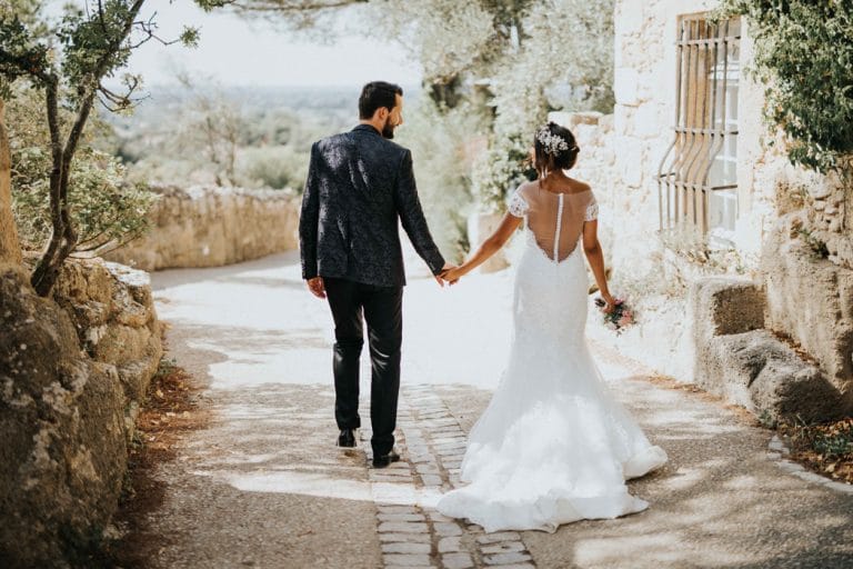 Robe de mariée : avec ou sans bretelles, comment choisir